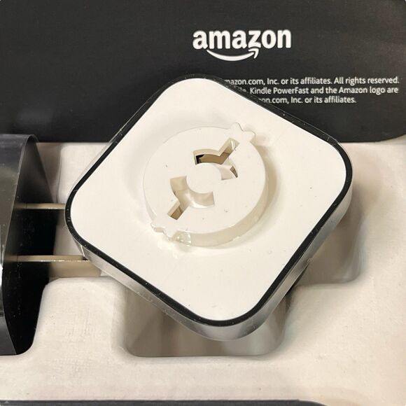 NOB Amazon Kindle Powerfast Travel Power Wall Plug Adapter Kit Worldwide Travel - Picture 5 of 14